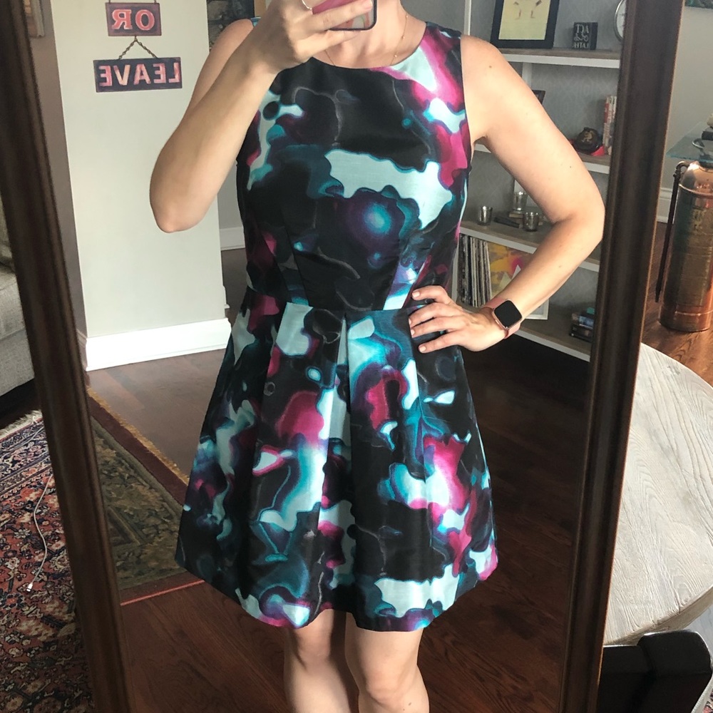 Kensie fit and flare dress in colorful print sz M
